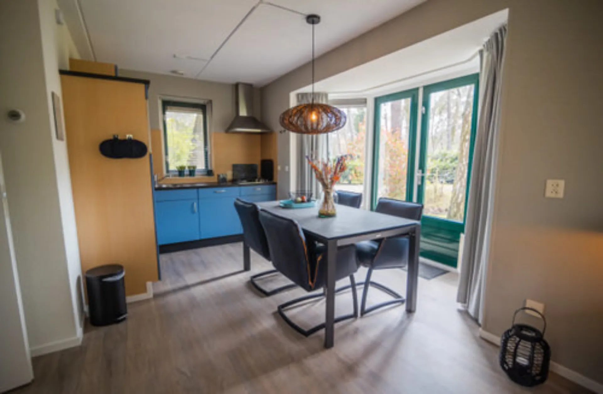 V005 4 persoons stenen bungalow 8
