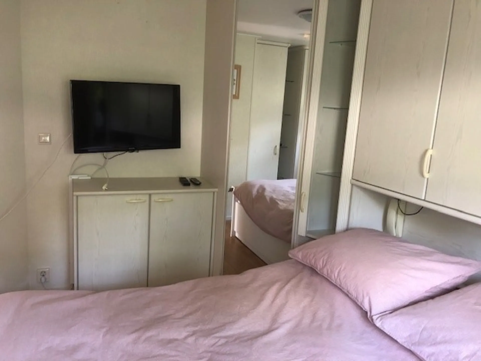 Grote slaapkamer tv